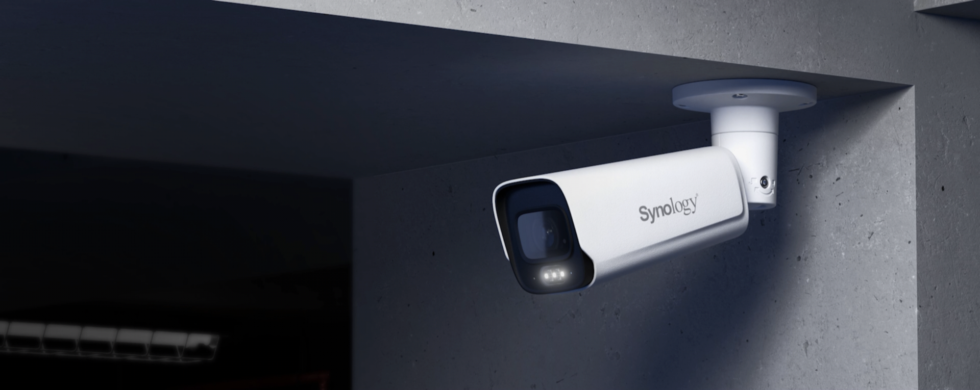Synology BC800Z installation - 1310 g of metal needs a solid mounting surface