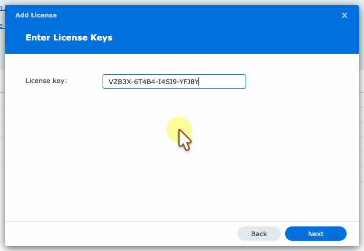 Entering the same VMM Pro license key on the host that stays in the cluster
